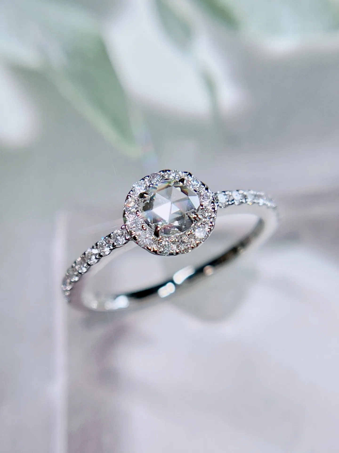 ローズカットダイヤモンドヘイローデザイン