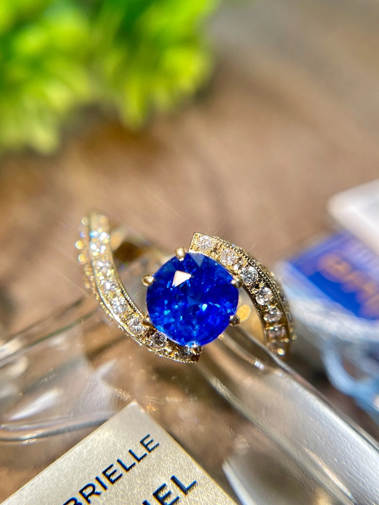 スリランカ産ロイヤルブルーサファイア