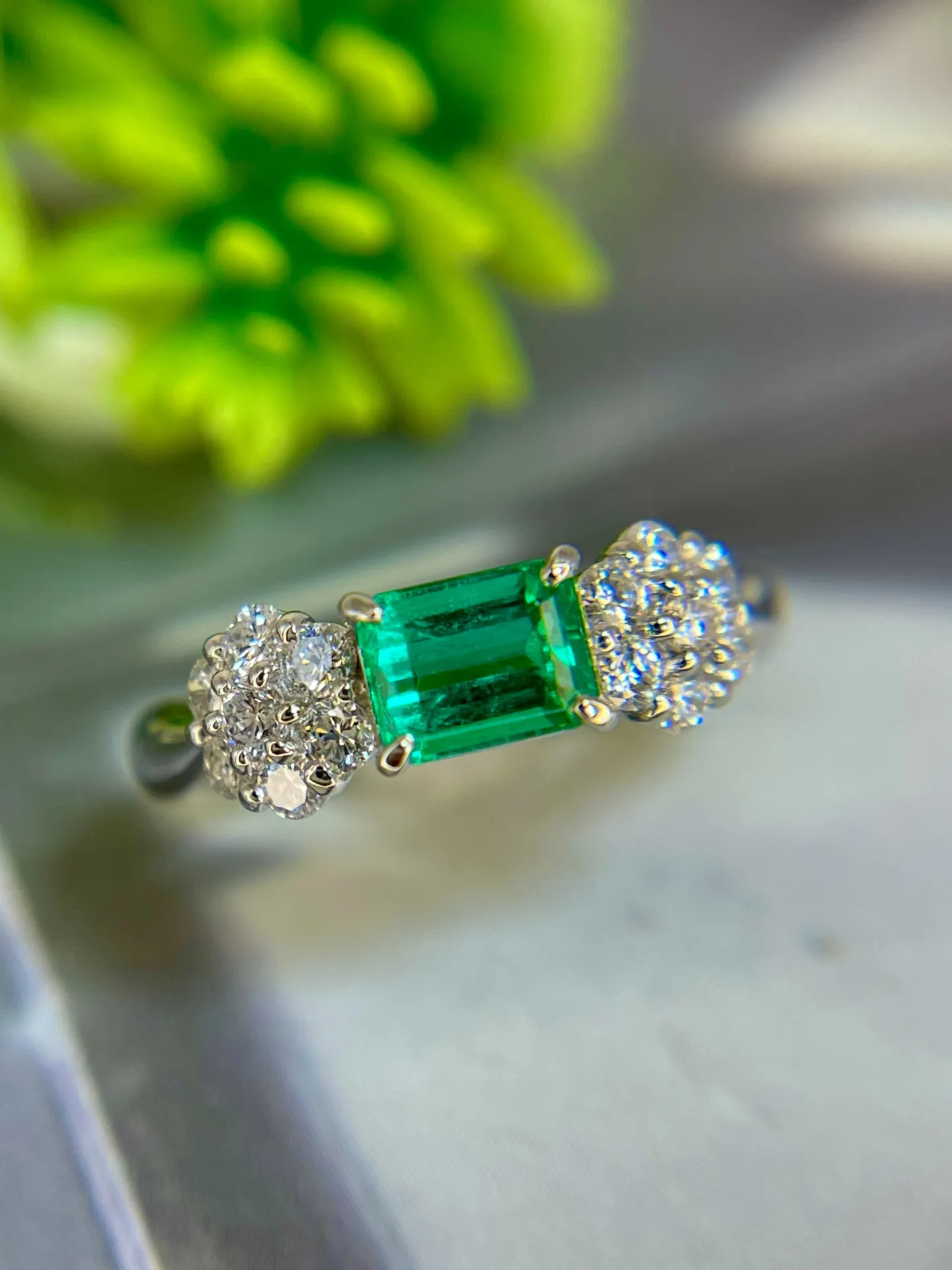 コロンビア産エメラルド F1