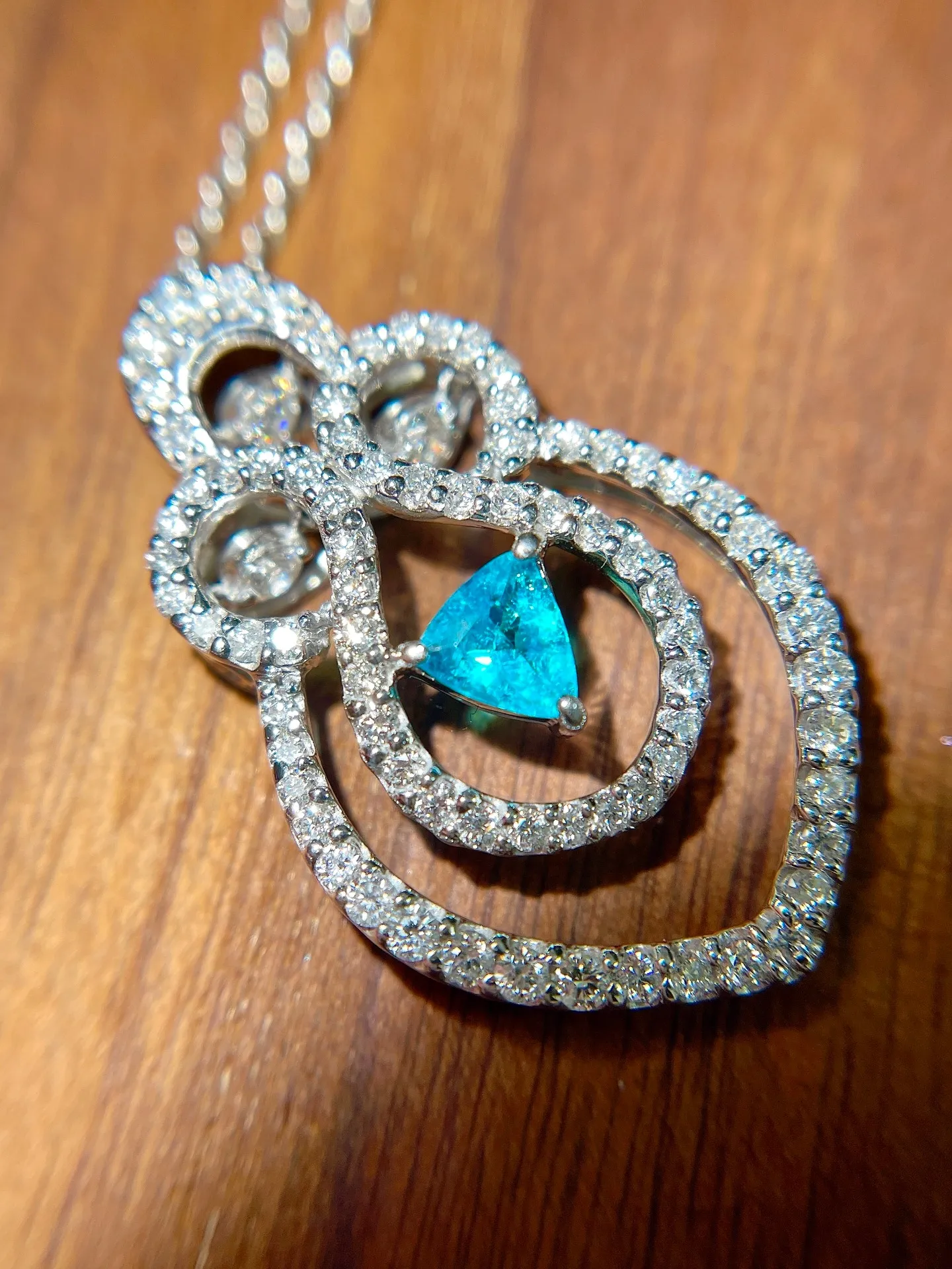 最高峰ブラジル産パライバトルマリン